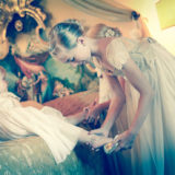 bridemaid-and-flowergirl-in-the-wedding-suite-at-villa-san-crispolto