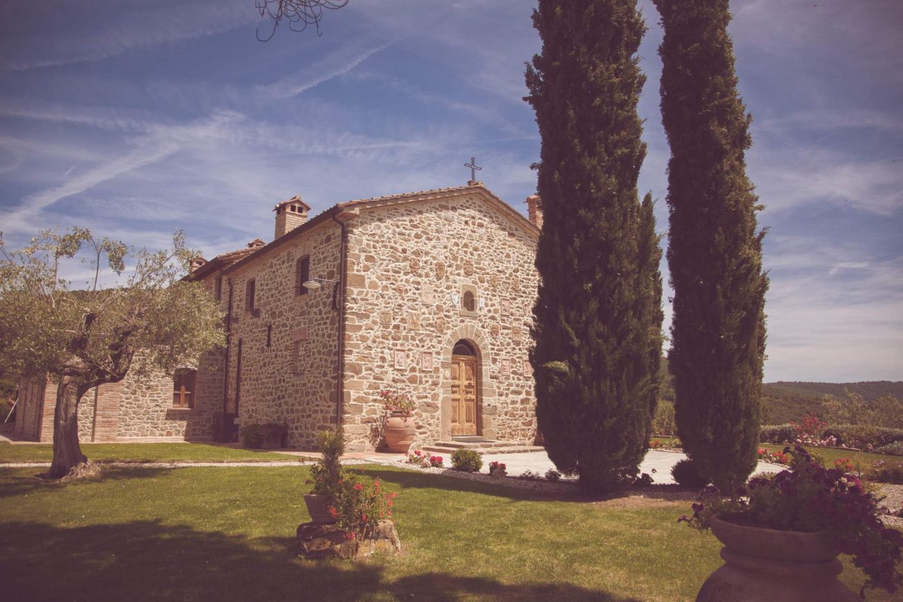Exclusive weddings villa Italy San Crispolto, view of the wedding suite and villa 4 and 5.