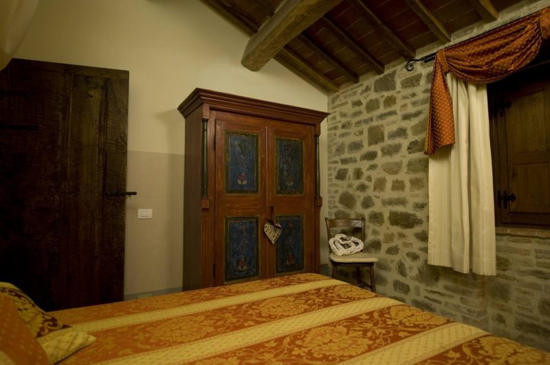 Each bedroom is furnished with antique wardrobes.villa wedding Italy