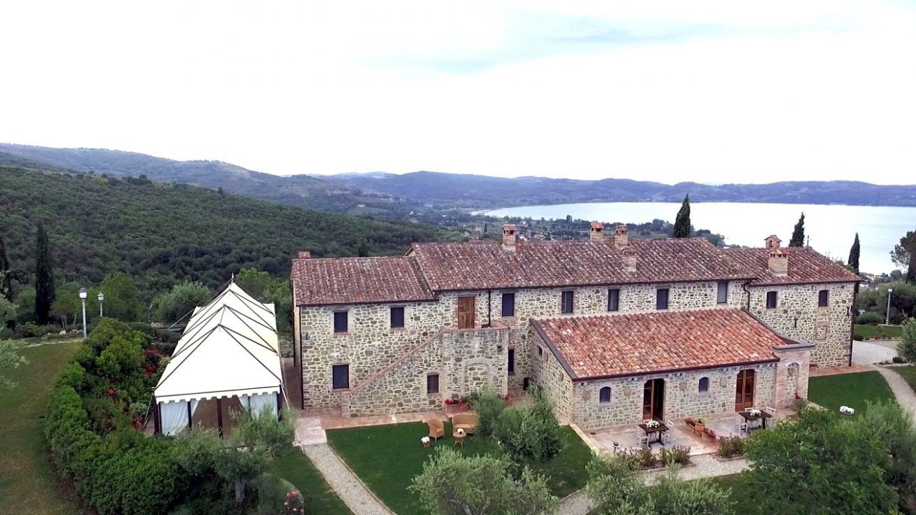 Italy Villa sleeps 30 40 people. The west side of Wedding villas Italy San Crispolto