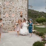 Bride, mother of the bride and bridesmaids ready to go to Cortona for the ceremony