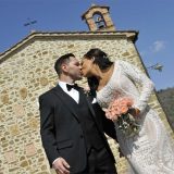 Intimate elopement for bride & groom with a legally binding ceremony performed at Villa San Crispolto, Tuscany. Wedding date 25th March 2017. Elopement Italian Photographer.